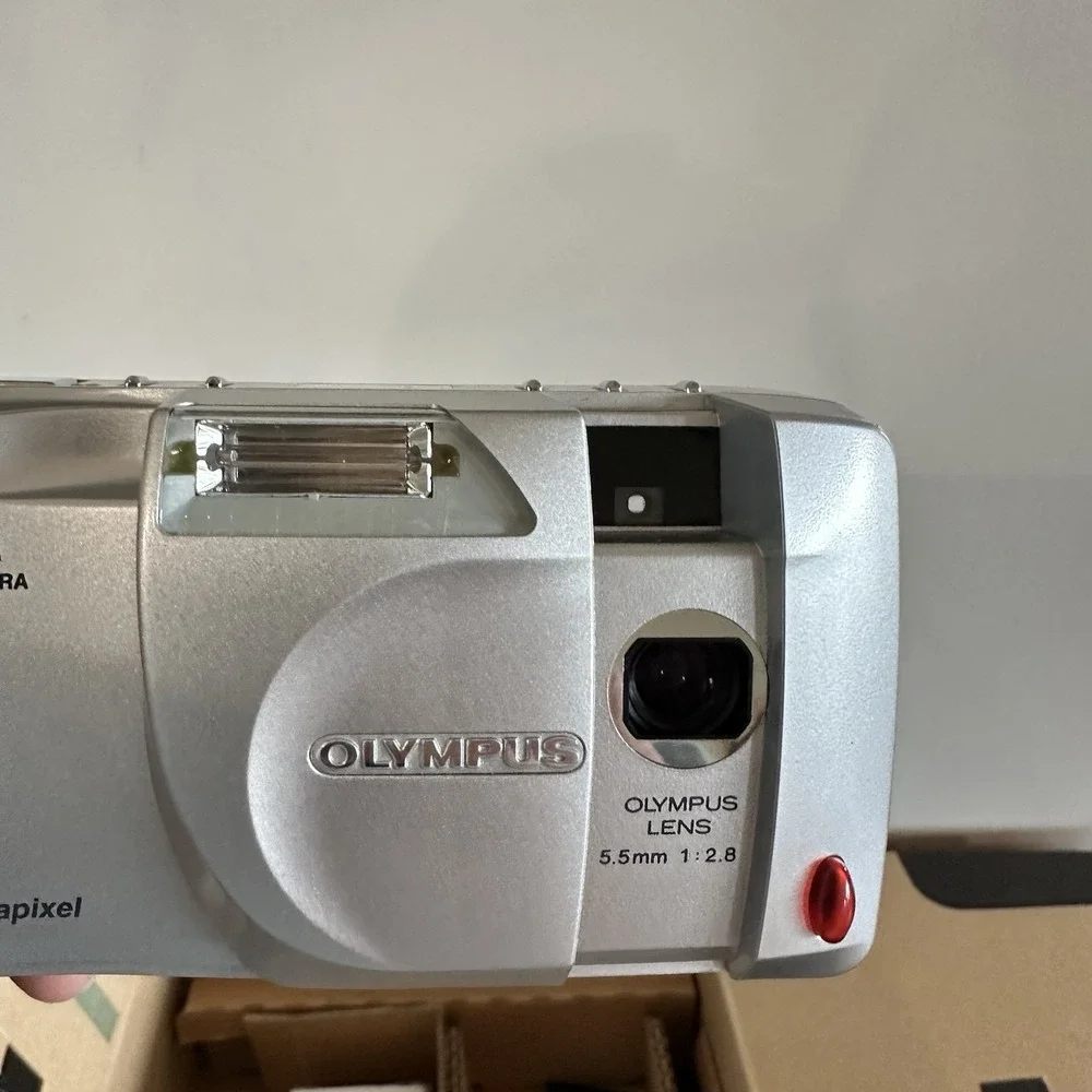 EUC Olympus Digital Camera Filmless D-360L 1.3 Megapixel Silver Tested‎